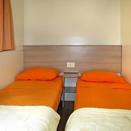 Ferienhaus Holiday Camp Rozac - Tgr215